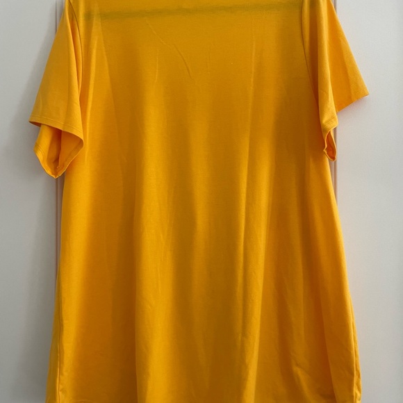 LulaRoe Tee - Picture 2 of 4